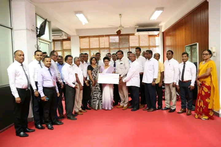 Rebuilding SriLanka අරමුදල සඳහා සබරගමුවේ සමුපකාර සමිති විසින් රුපියල් කෝටියක මුදලක් පරිත්‍යාග කරයි....